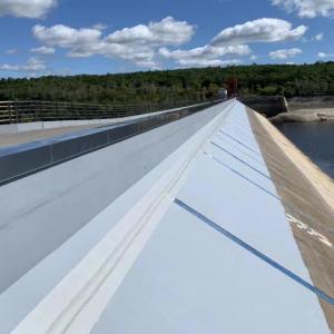 Solvent-free hand-scraped thick-film modified polyurea coating 